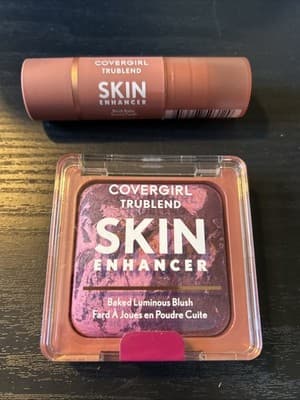 COVERGIRL TruBlend Skin Enhancer Baked Luminous Blush 430 Berry Punch & Balm 250