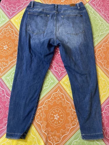 Judy Blue womens 18W high waist ripped skinny jeans Candace Camp Patch destroyed - Thumbnail 2