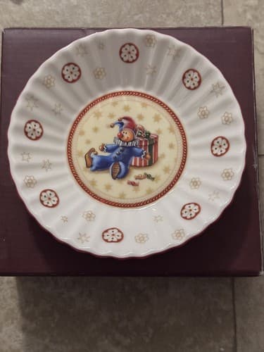4 VILLEROY & BOCH TOY'S FANTASY CHRISTMAS BOWLS 6.75" - Thumbnail 2