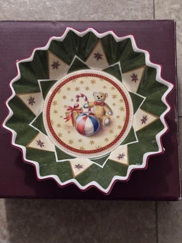 4 VILLEROY & BOCH TOY'S FANTASY CHRISTMAS BOWLS 6.75" - Thumbnail 4