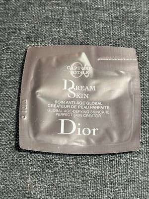 5 X Dior Capture Totale Dream Skin Anti-Aging Care & Protect 1.5ml Ea Sample - Thumbnail 2