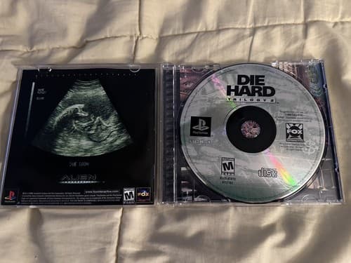 Die Hard Trilogy (Sony Playstation 1, 1996 PS1) CIB Complete In Box - Thumbnail 3