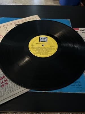 20 Original Hits of the 70's LP - TVP-1024 VINYL Three Dog Night O’jays - Thumbnail 3