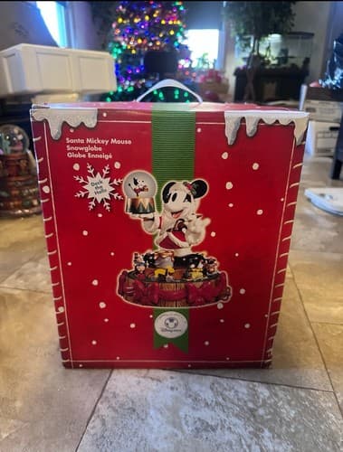 Disney store’s Santa Mickey Mouse Snowglobe-Deck the Halls NIB!
