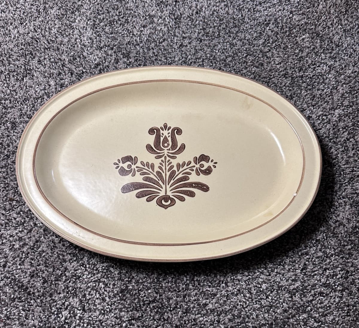 Vintage ~ Pfaltzgraff Village ~ Serving Platter ~ 6-16 ~ 1970's USA