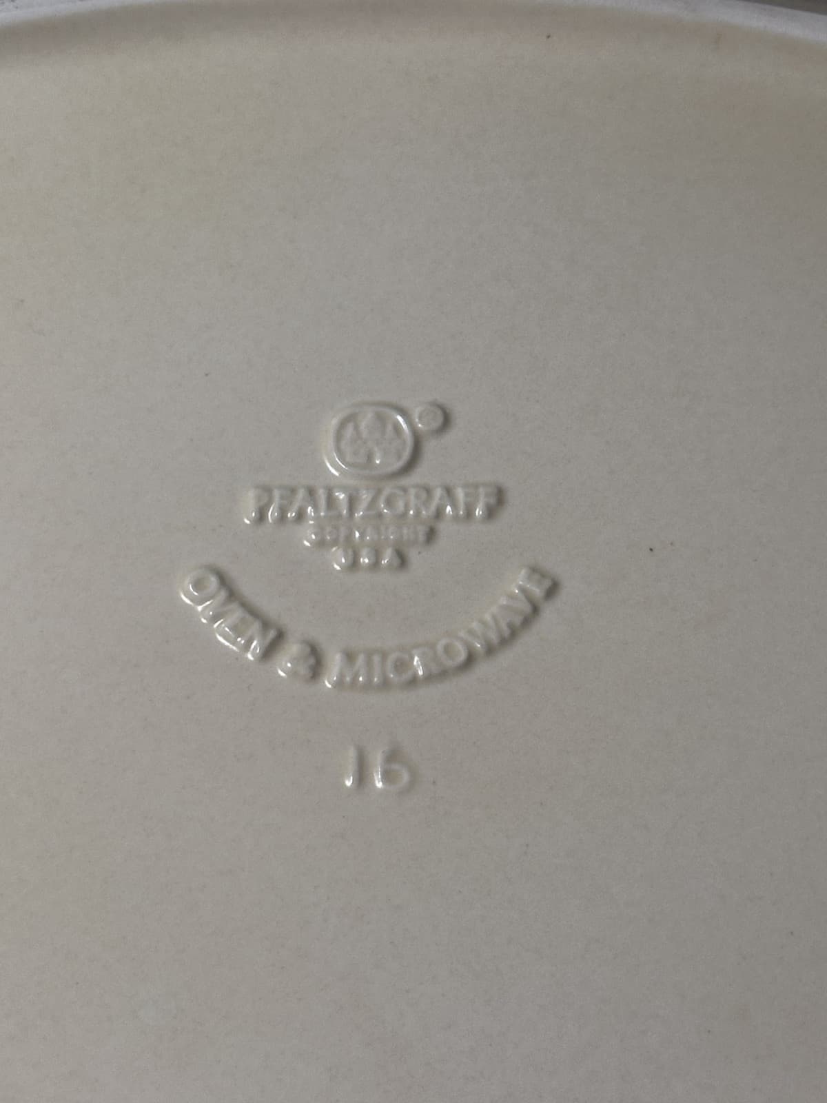 Vintage ~ Pfaltzgraff Village ~ Serving Platter ~ 6-16 ~ 1970's USA - Thumbnail 3
