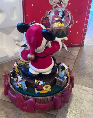 Disney store’s Santa Mickey Mouse Snowglobe-Deck the Halls NIB! - Thumbnail 7