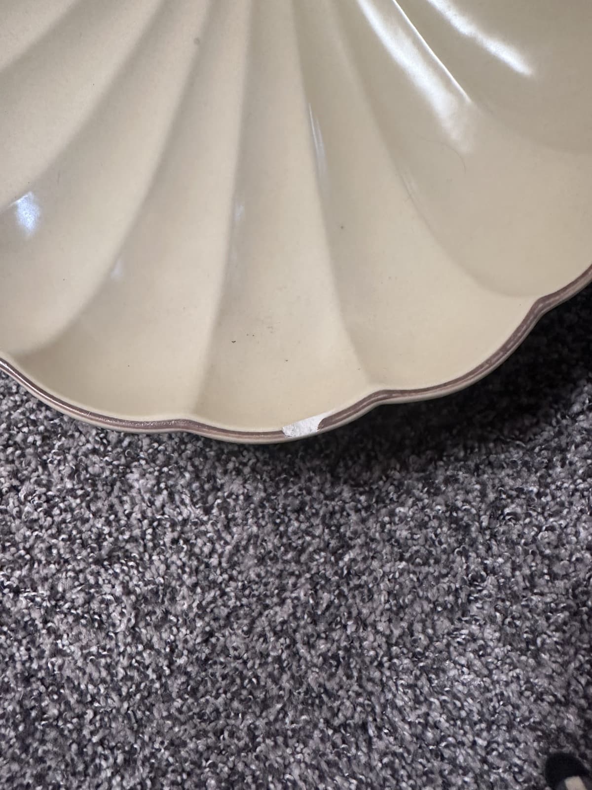 Pfaltzgraff Large White Shell Shaped Serving Bowl 243 (Chip) - Thumbnail 2