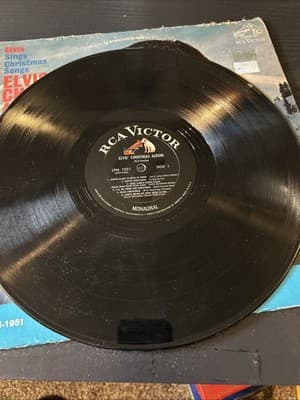 Elvis Presley RCA LPM-1951 Christmas Album LP Vinyl 1958 original Victor - Thumbnail 5