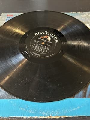 Elvis Presley RCA LPM-1951 Christmas Album LP Vinyl 1958 original Victor - Thumbnail 6