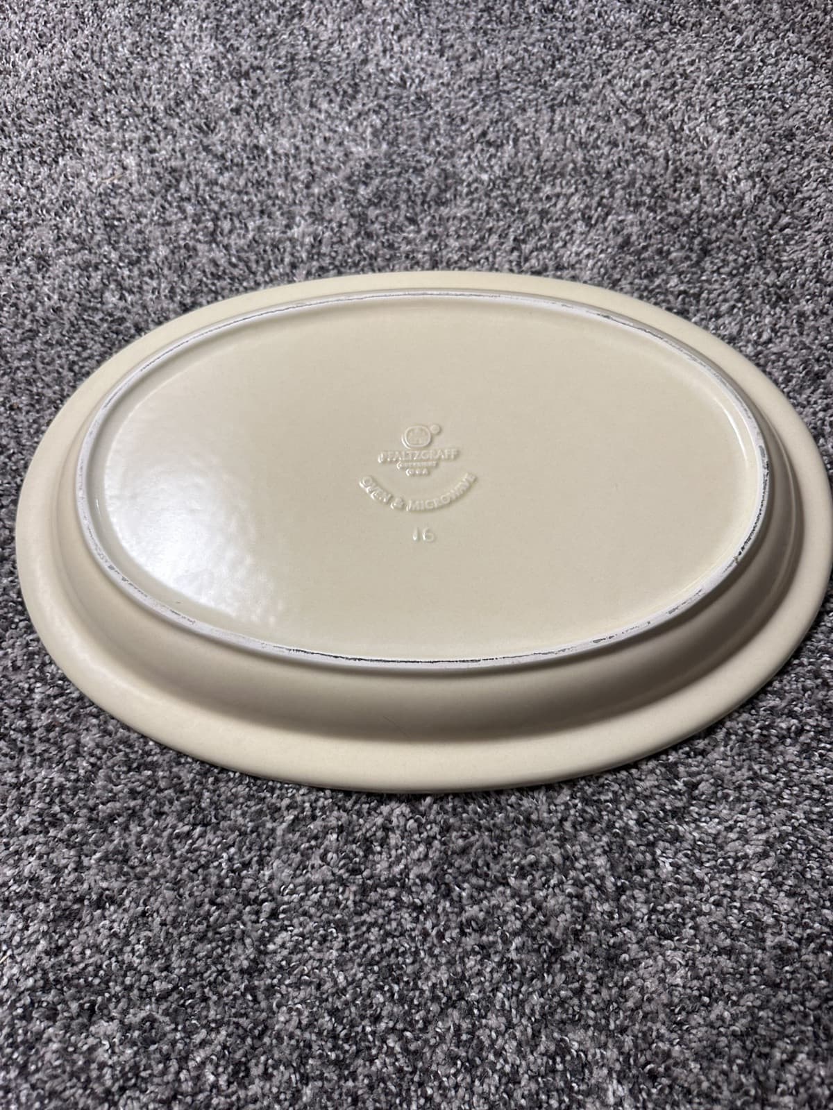 Vintage ~ Pfaltzgraff Village ~ Serving Platter ~ 6-16 ~ 1970's USA (chip) - Thumbnail 3