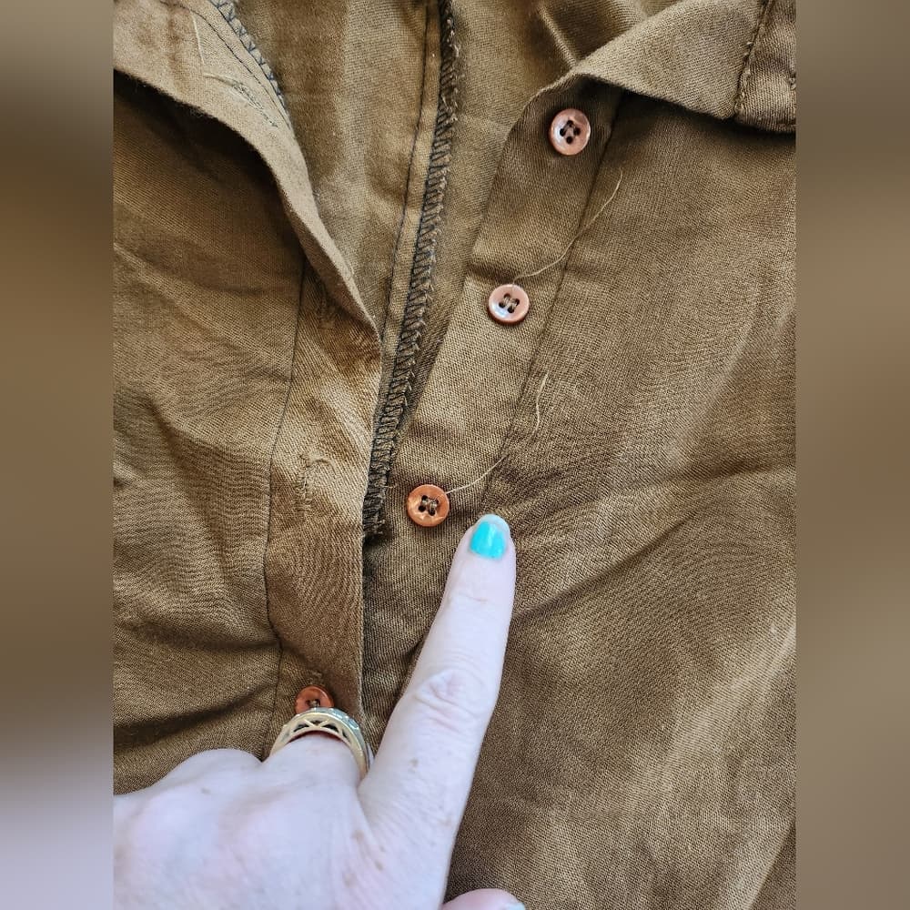 Vintage 1980s Brown Casual Batwing Shirt With Buttons And Shoulder Pads - Thumbnail 2