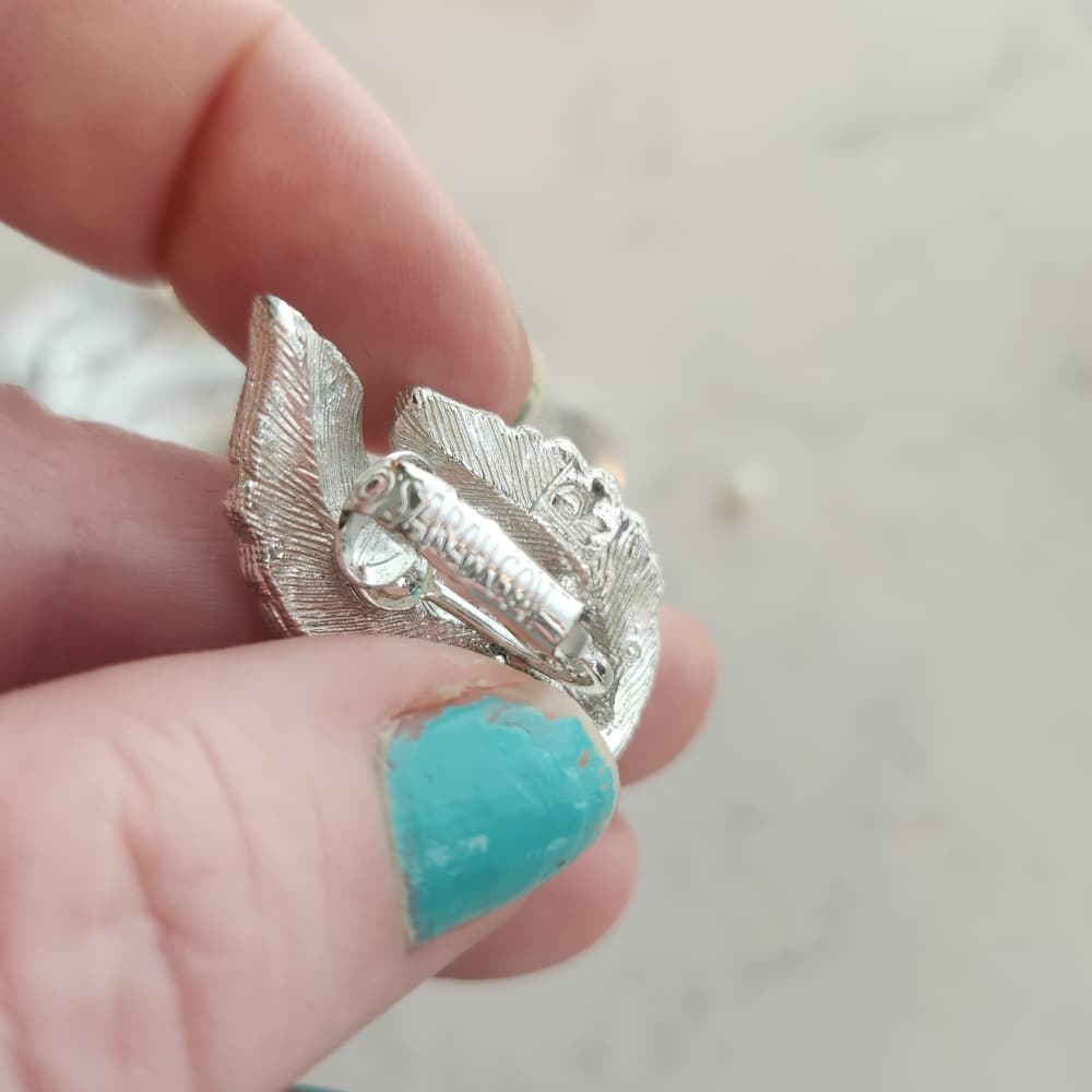 Sarah Coventry 1964 Silvery Splendor Pearl And Leaf Brooch with Clip On Earrings - Thumbnail 5