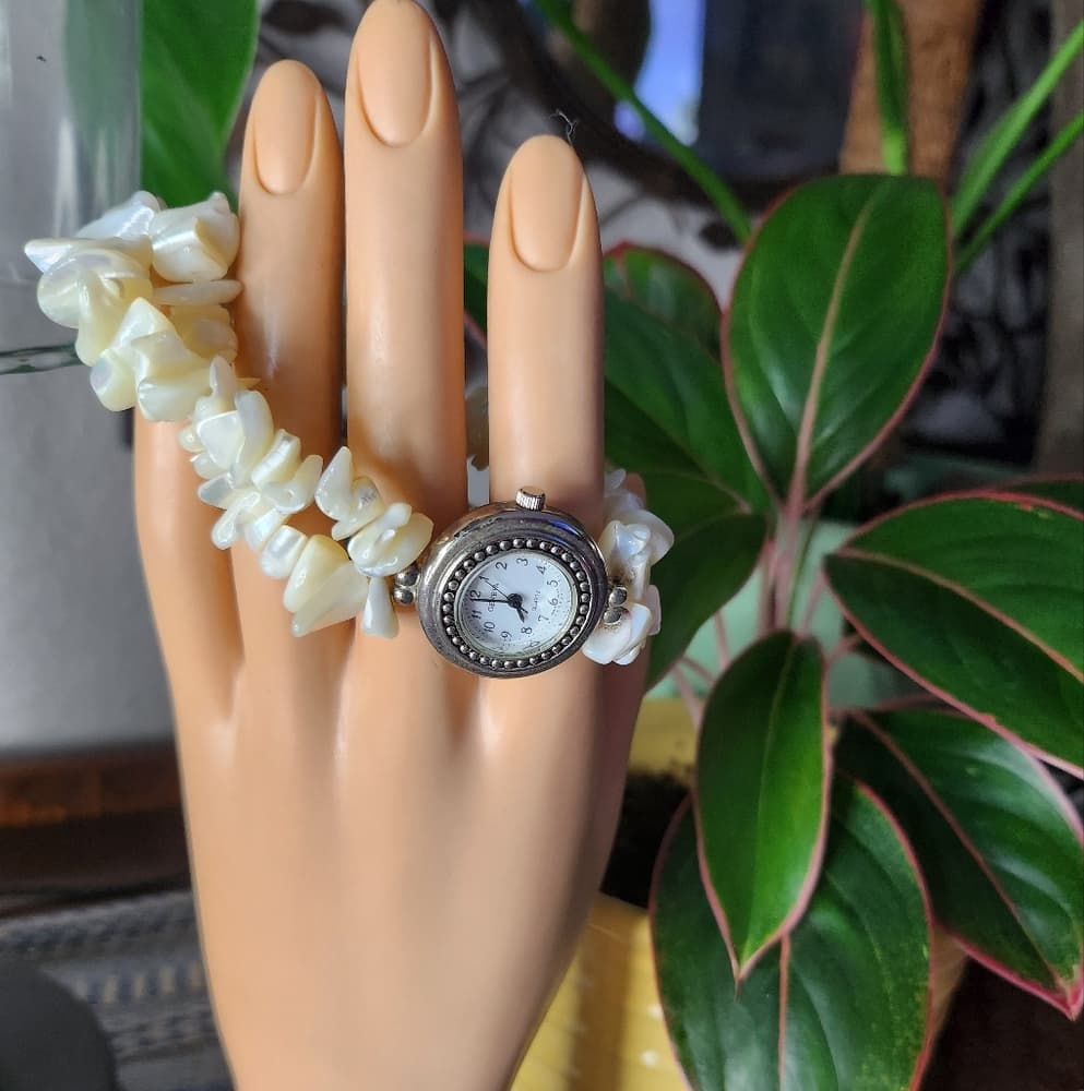 Geneva Mother Of Pearl Stretch Watch Bracelet - Thumbnail 3