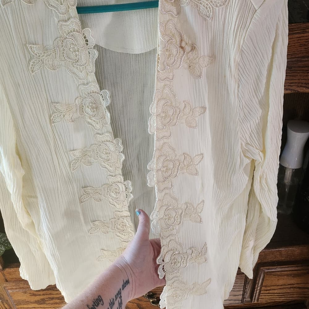 Vintage Floral Lace Trim Crinkle Shrug With Shouldwr Pads - Thumbnail 9