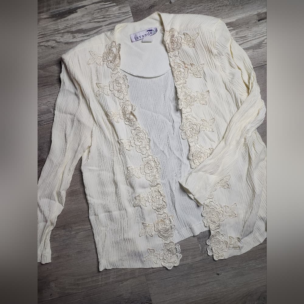 Vintage Floral Lace Trim Crinkle Shrug With Shouldwr Pads - Thumbnail 2