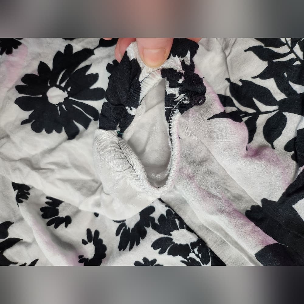 Floral Black and White Women's Slouchy Herem Pants With Stretchy Waist - Thumbnail 5