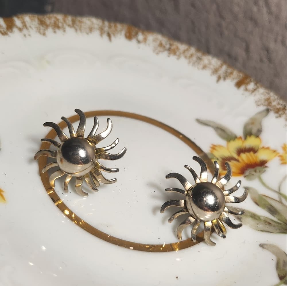 Two Pair Vintage Silverscre Back Earrings Unmarked Starburst Rose Petals