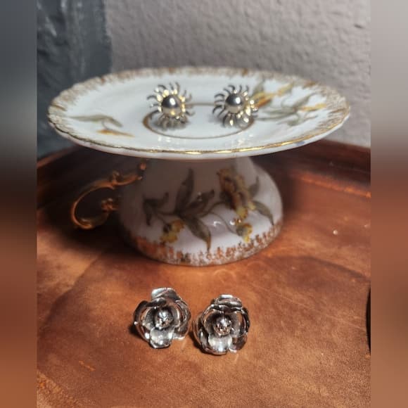 Two Pair Vintage Silverscre Back Earrings Unmarked Starburst Rose Petals - Thumbnail 8