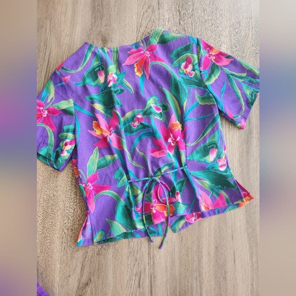 Vintage Koret Bright Purple Floral Blouse Cropped With Shoulder Pads Tie Back