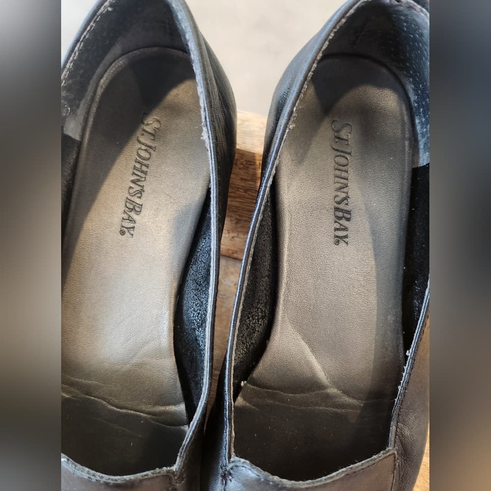 St. John's Bay Black Leather Flats Timeless Design - Thumbnail 2
