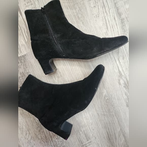 Bagatelle Black Suede Ankle Booties Sleek Contrast Stitch Low Heel - Thumbnail 12