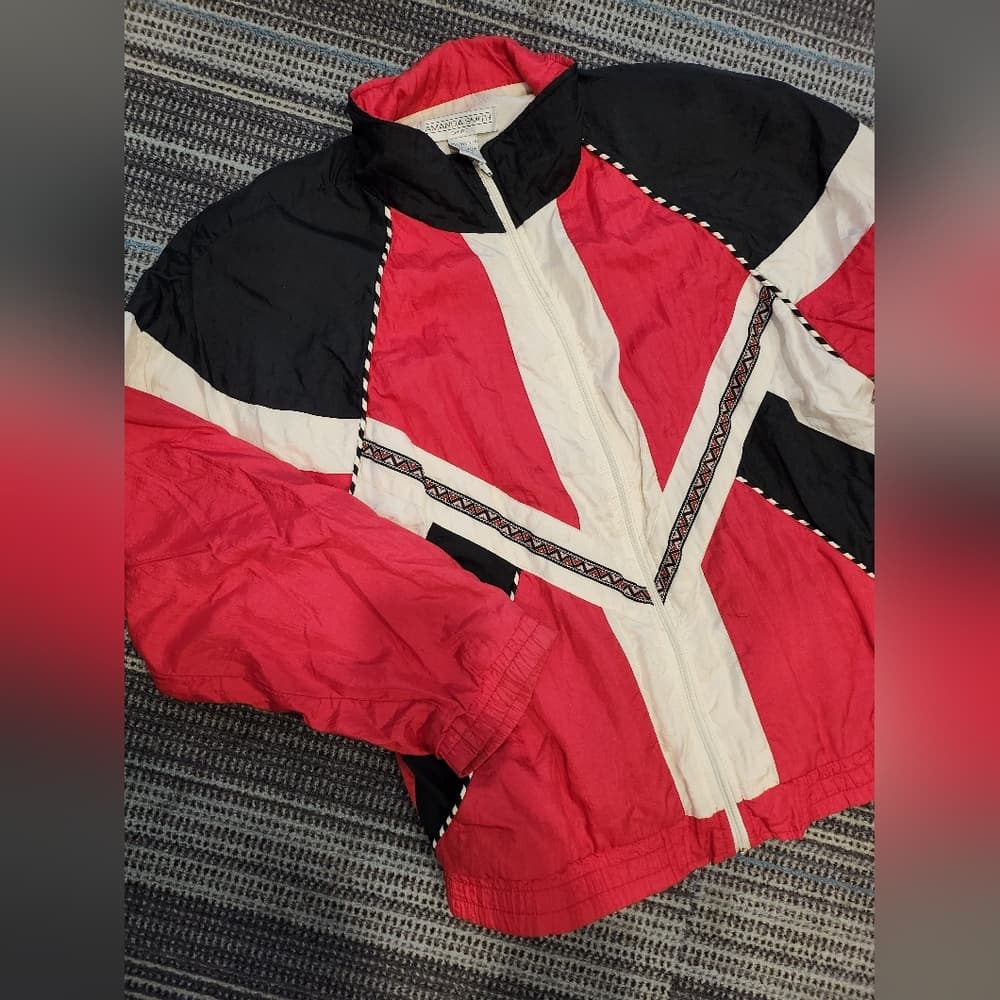 Funky 1980s Amanda Smith Red and Black Windbreaker With Shoulder Pads - Thumbnail 9