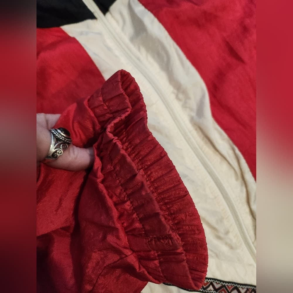 Funky 1980s Amanda Smith Red and Black Windbreaker With Shoulder Pads - Thumbnail 4