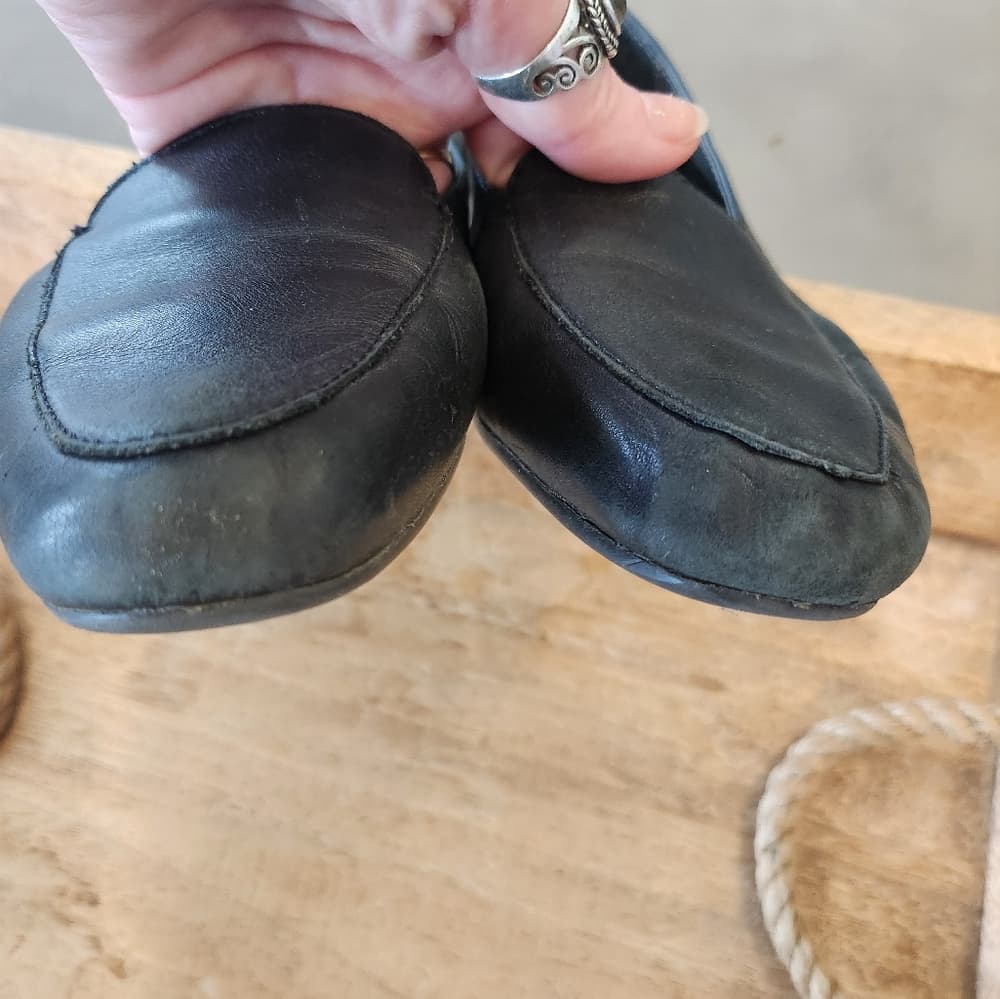 St. John's Bay Black Leather Flats Timeless Design - Thumbnail 3