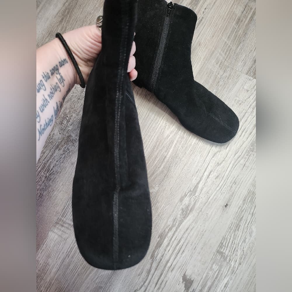 Bagatelle Black Suede Ankle Booties Sleek Contrast Stitch Low Heel - Thumbnail 2