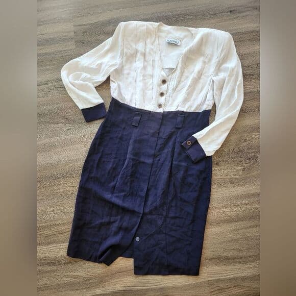 Stylish Vintage Two-Tone Navy Blue Dress with Button Details Shoulder Pads - Thumbnail 13
