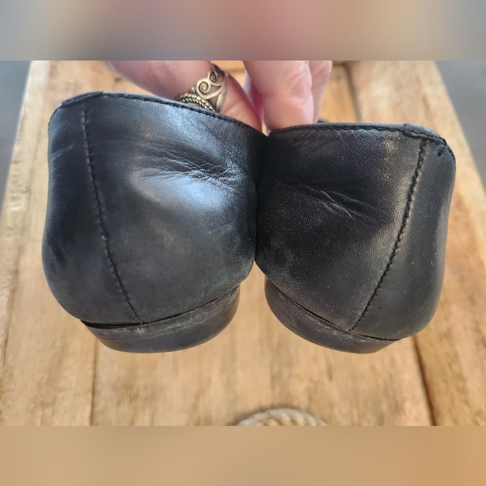 St. John's Bay Black Leather Flats Timeless Design - Thumbnail 4