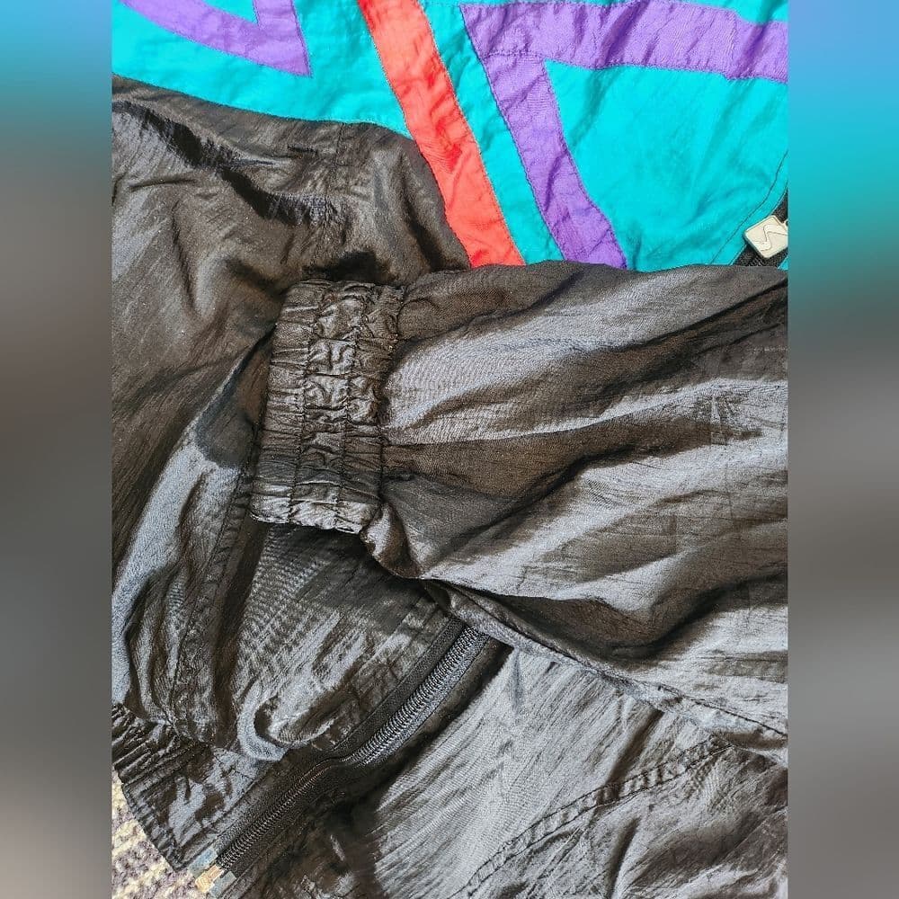 Funky Vintage Black Windbreaker with Geometric Patterns By Active Stuff - Thumbnail 8