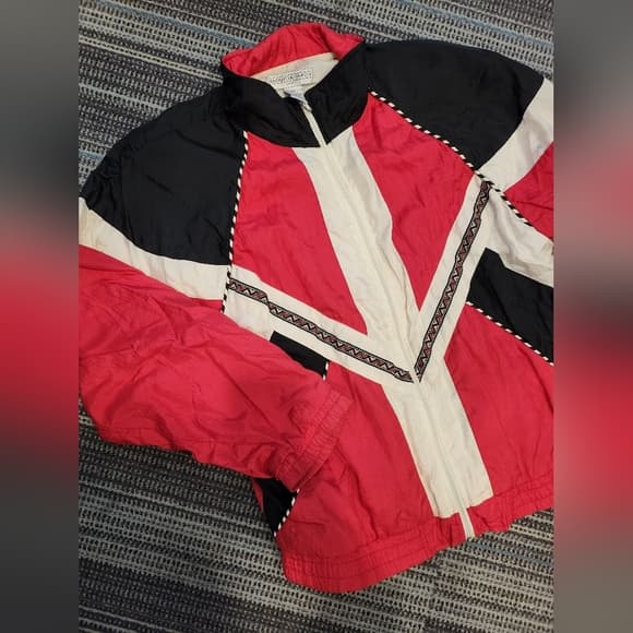Funky 1980s Amanda Smith Red and Black Windbreaker With Shoulder Pads - Thumbnail 10