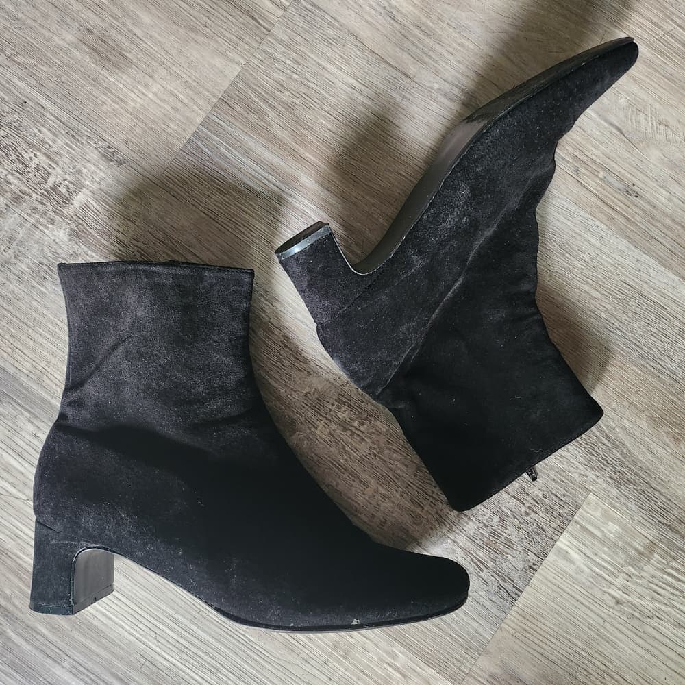Bagatelle Black Suede Ankle Booties Sleek Contrast Stitch Low Heel - Thumbnail 4