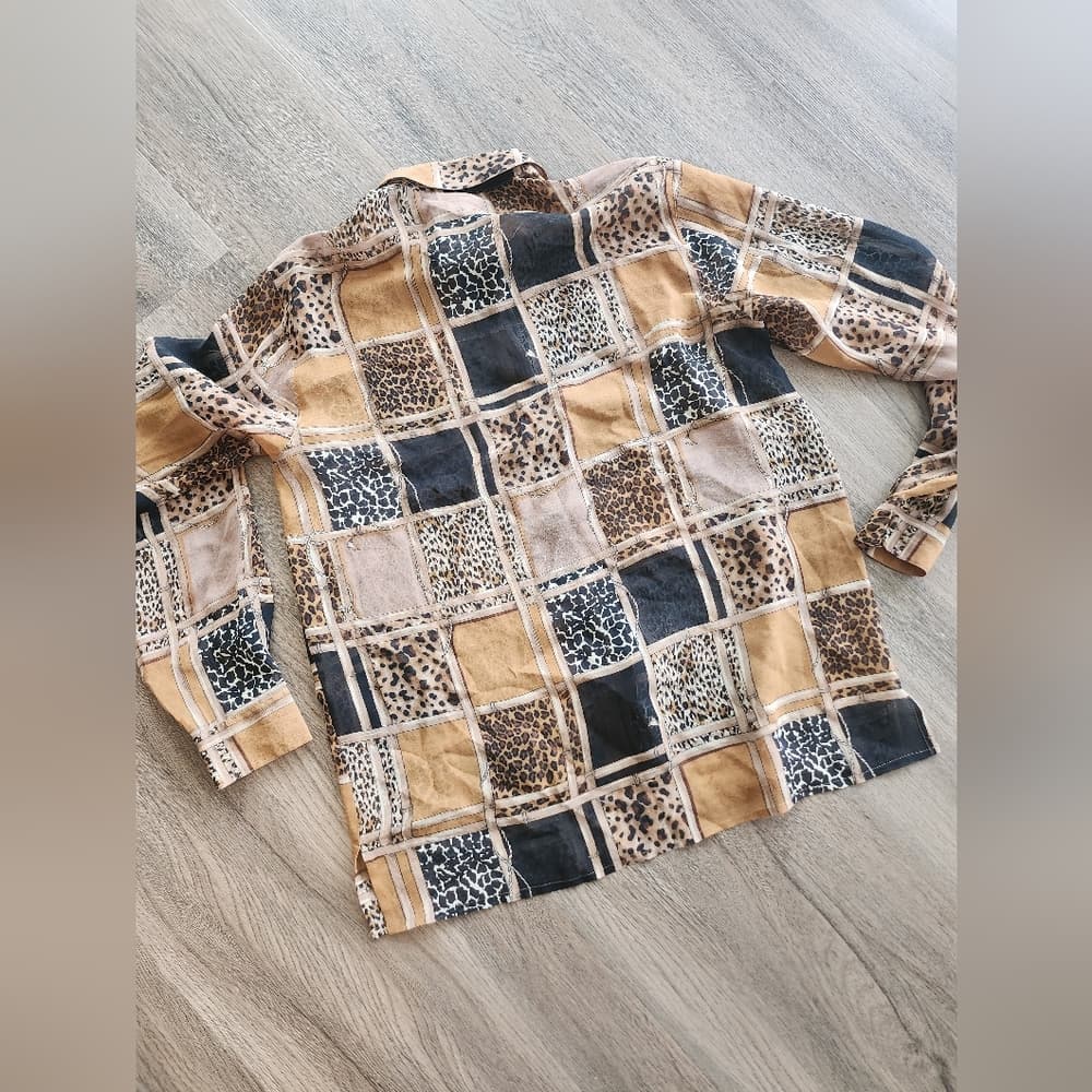 Robbie Bee Animal Print Button Down Silk Shirt - Thumbnail 5