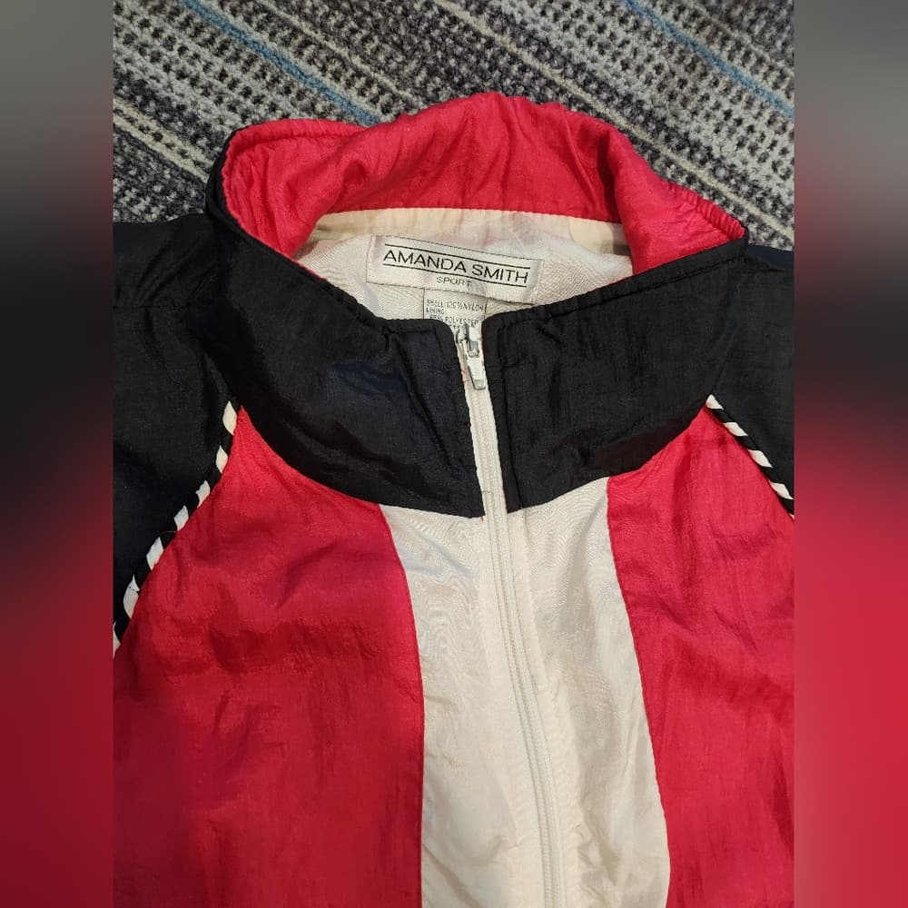 Funky 1980s Amanda Smith Red and Black Windbreaker With Shoulder Pads - Thumbnail 2