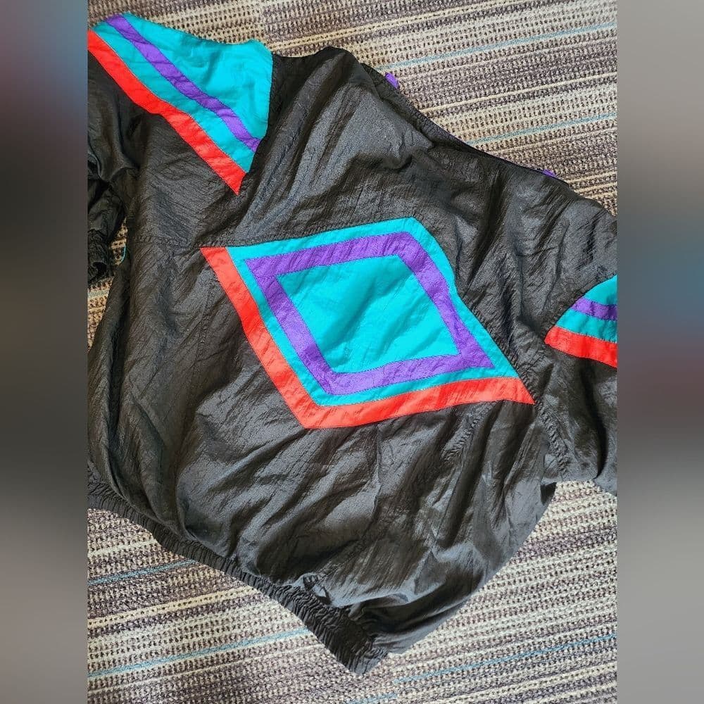 Funky Vintage Black Windbreaker with Geometric Patterns By Active Stuff - Thumbnail 9