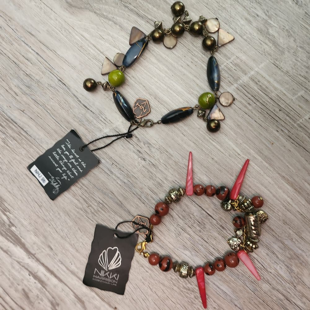 Blue Green And Red Bohemian Shell Acrylic And Metal Stretchy Beaded Bracelets - Thumbnail 5