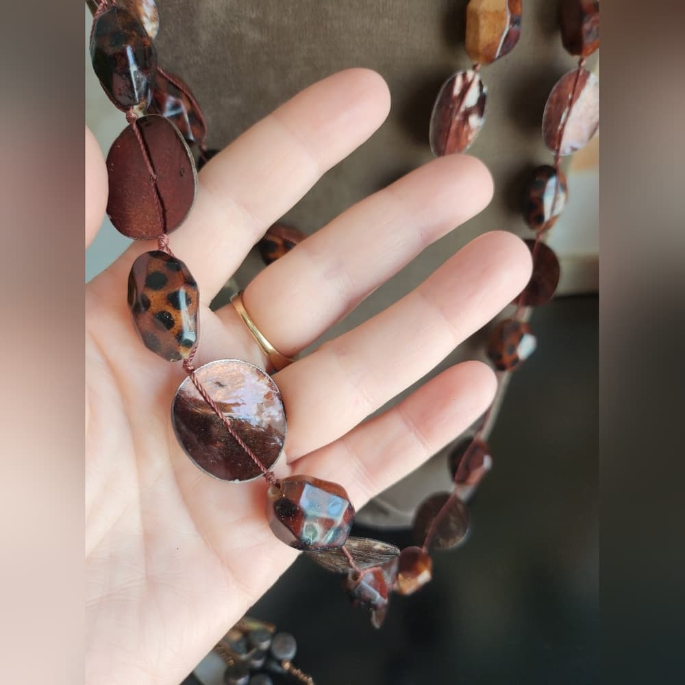 Elegant 🥰 Brown and Tan Beaded Shell Statement Costume Necklace - Thumbnail 3