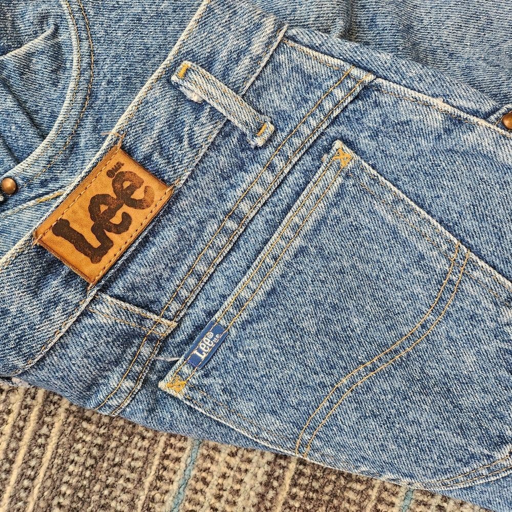 Vintage High Rise Blue Lee Jeans with Classic Denim Look Pleated And Faded - Thumbnail 2