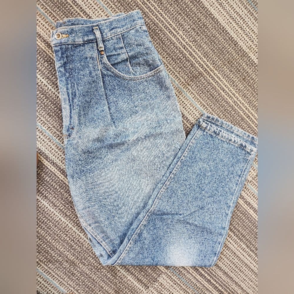 Vintage High Rise Blue Lee Jeans with Classic Denim Look Pleated And Faded - Thumbnail 5