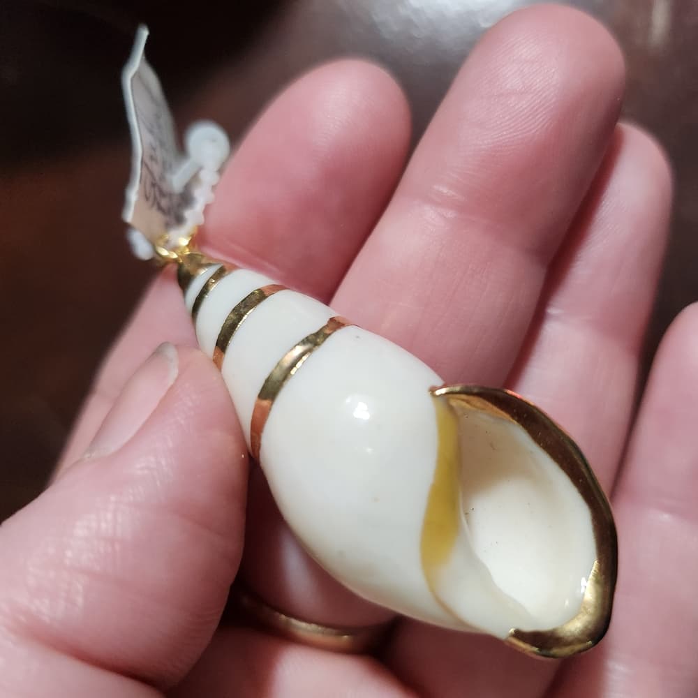 Bundle Of Cream and Brown Shell Jewelry Making Iridescent Accent Pendants - Thumbnail 4
