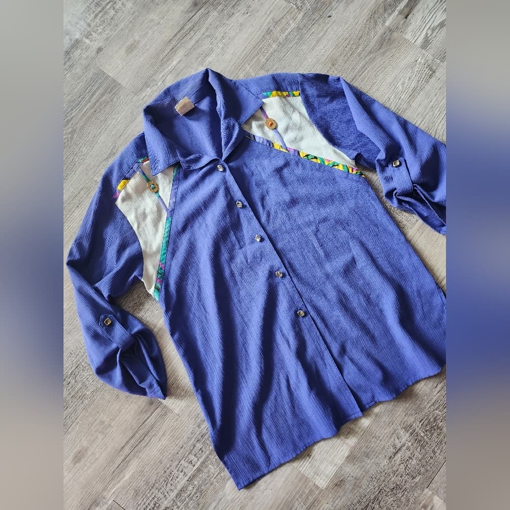 Vibrant Blue Vintage GW Button-Up Western Style Shirt with Metal Accents