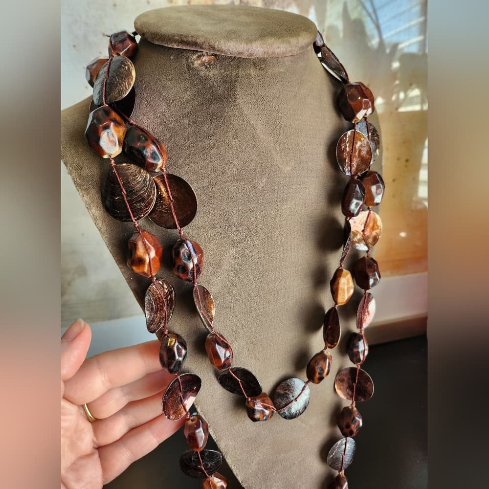 Elegant 🥰 Brown and Tan Beaded Shell Statement Costume Necklace - Thumbnail 5