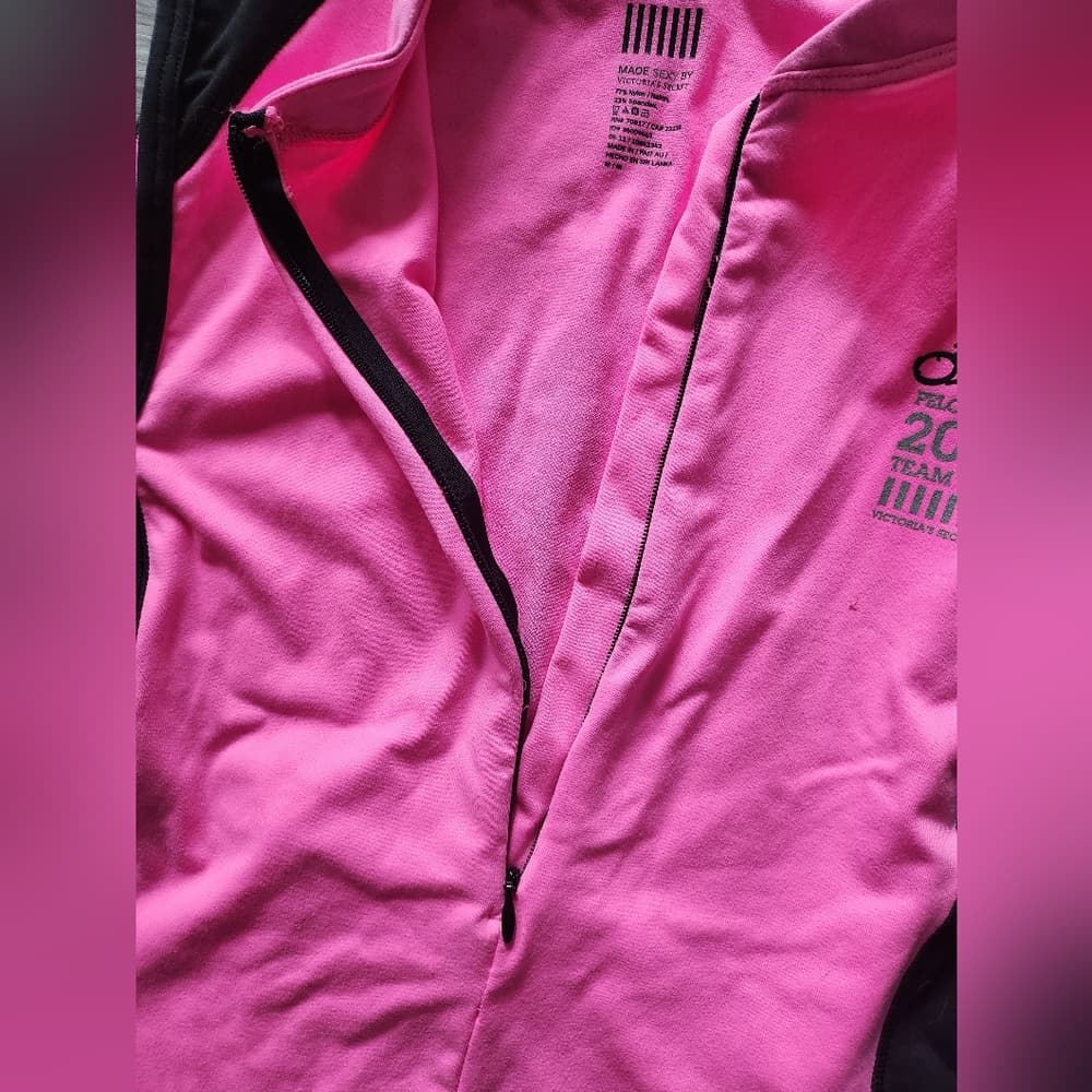 Victoria's Secret Pink and Black Cycling Athletic Sleeveless Top