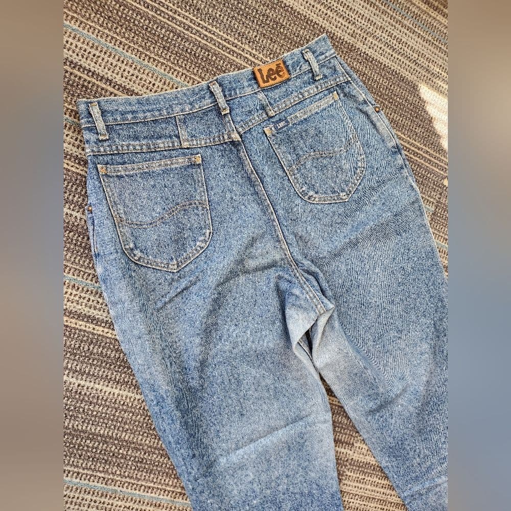 Vintage High Rise Blue Lee Jeans with Classic Denim Look Pleated And Faded - Thumbnail 4