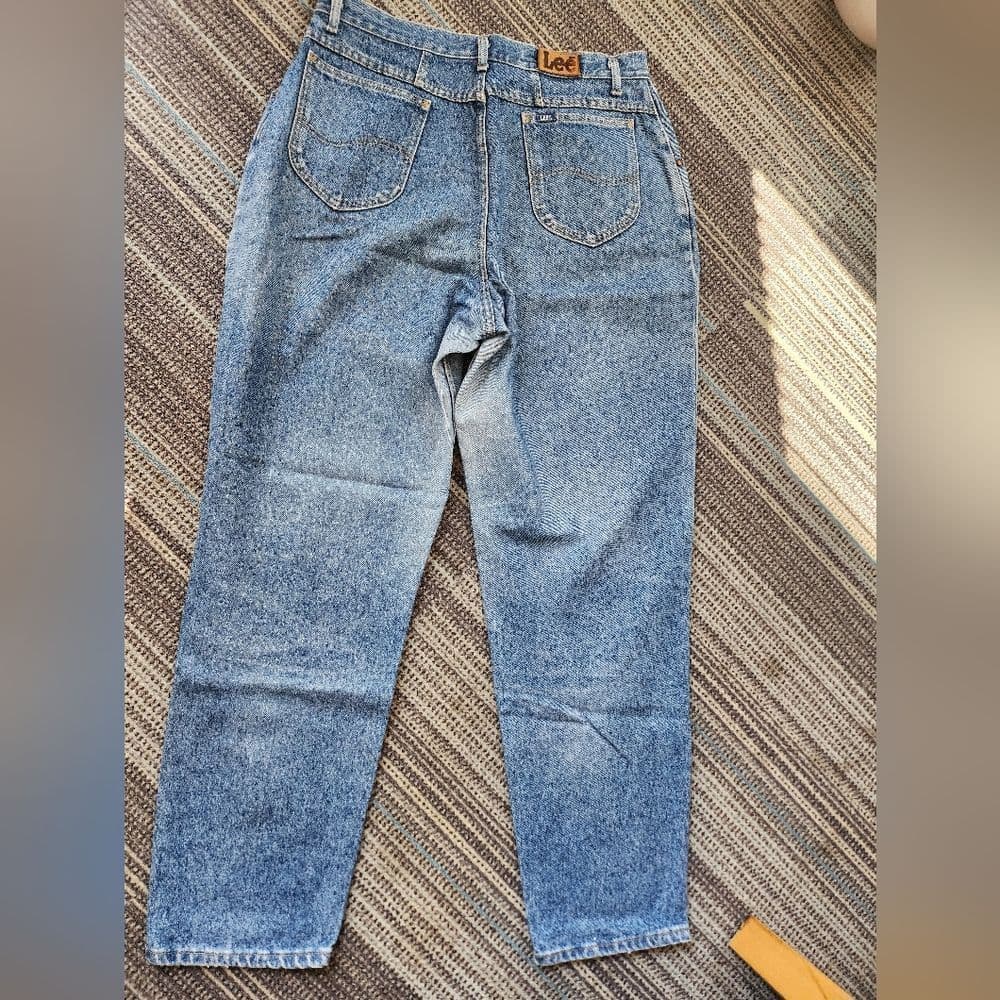 Vintage High Rise Blue Lee Jeans with Classic Denim Look Pleated And Faded - Thumbnail 3