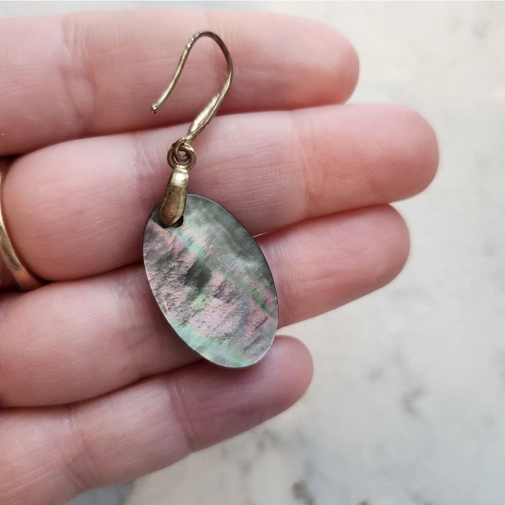 Elegant Gold Tone and Iridescent Shell Drop Dangle Earrings - Thumbnail 3