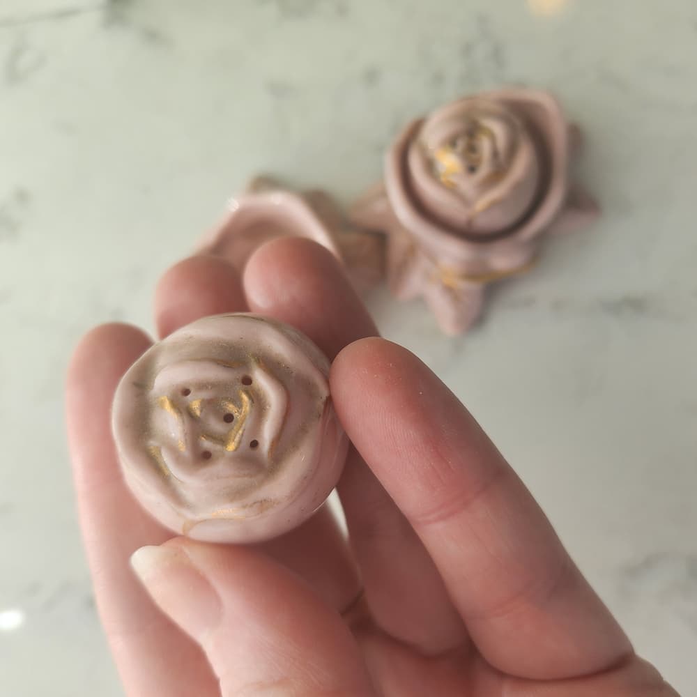 Charming Pink Rose Ceramic Set - Thumbnail 2
